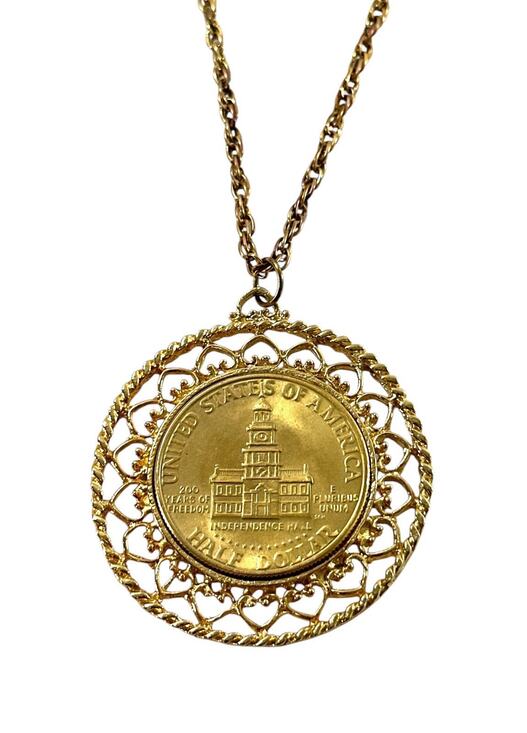 Unbranded Jewelry - Vintage JFK Half Dollar Coin Pendant Necklace Gold Tone Filigree Frame 24” Chain
